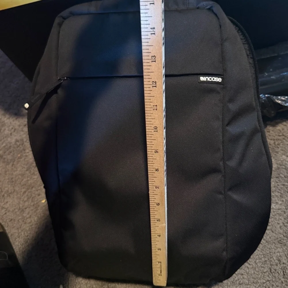 Incase Compass Backpack Targus Grid 12